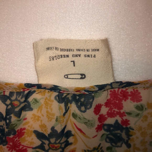 Pins and Needles Women’s Top - Picture 3 of 3